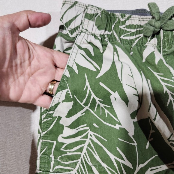 Lands' End Boys Cargo Shorts‎ Size L (14-16) Green White Leaf Print Drawstring - Picture 9 of 12